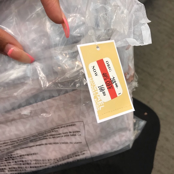 Michale kors light pink crossbody - Picture 1 of 2